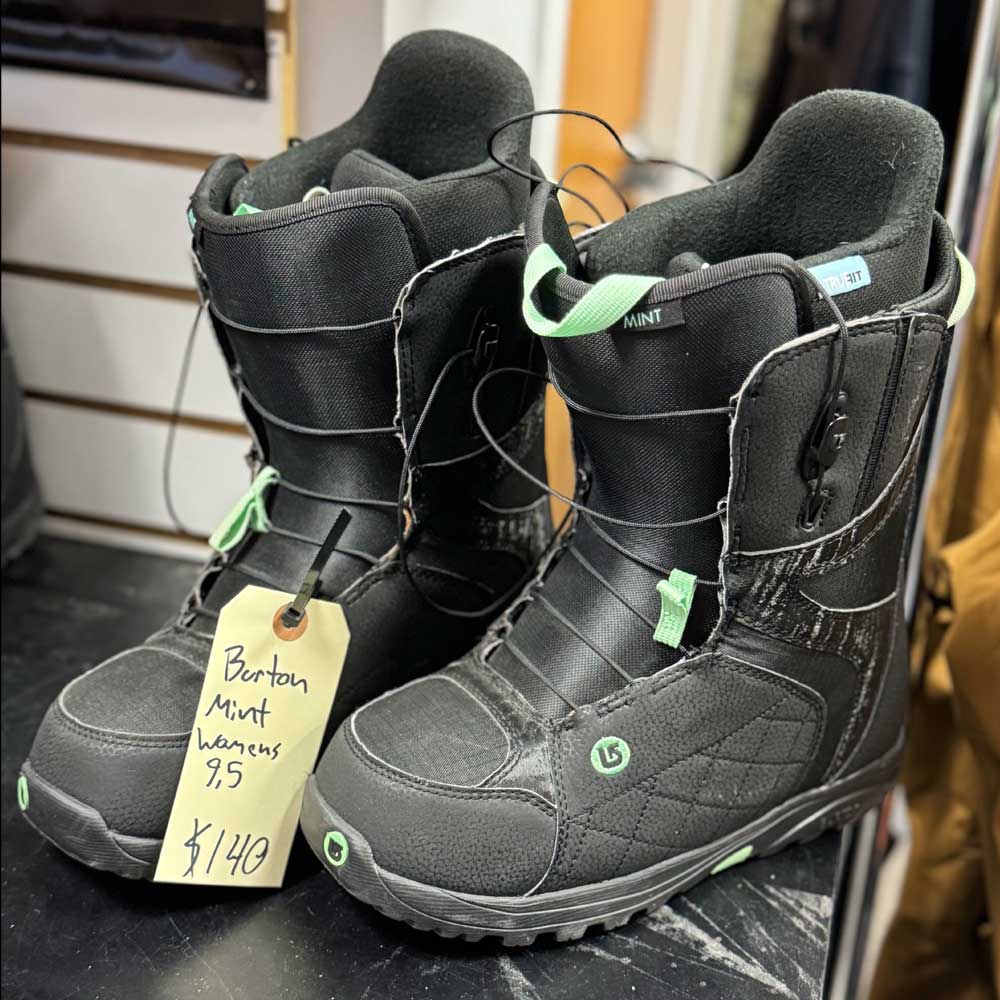 Pre Owned Burton Mint Speed Lace Women's Snowboard Boots - Size 9.5