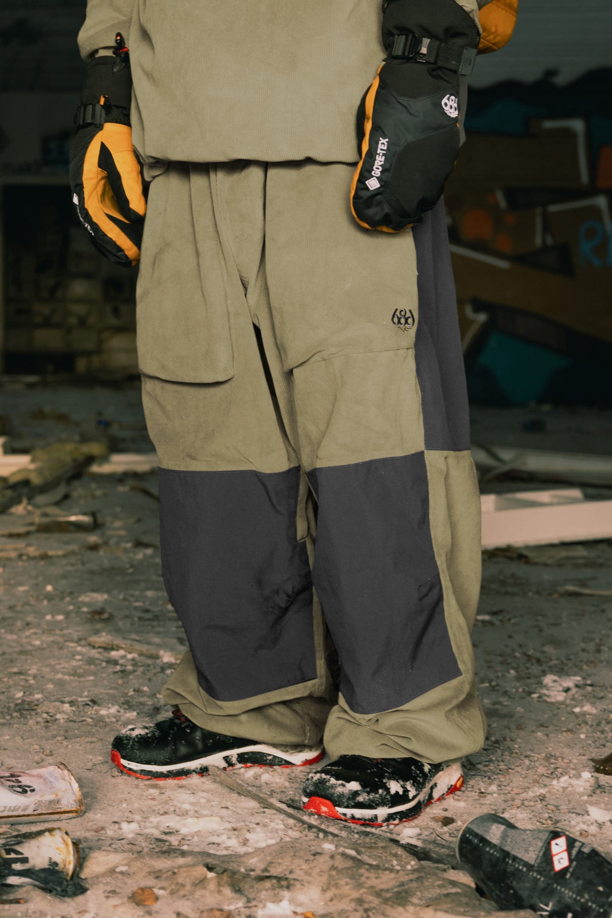 686 Men's Ghost 2.5L Snow Pants - 2025