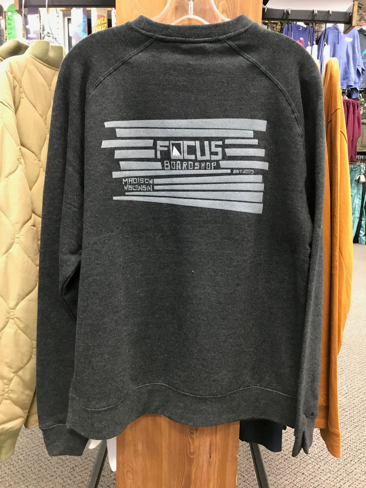 Focus Snowy Peak Logo Crew Charcoal